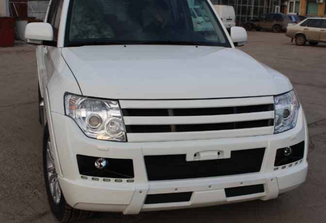 Решетка радиатора "Broomer Design" var №2 для Mitsubishi Pajero 4 (2006-2015) купить недорого с доставкой в Балашиха